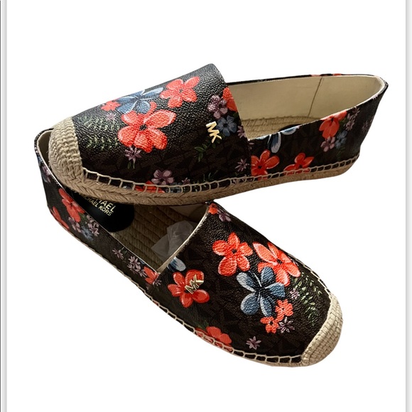 Michael Kors Slip On - Picture 5 of 5